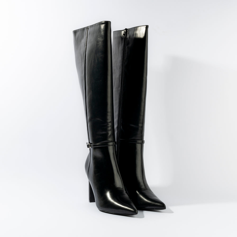bota negra tacón de aguja